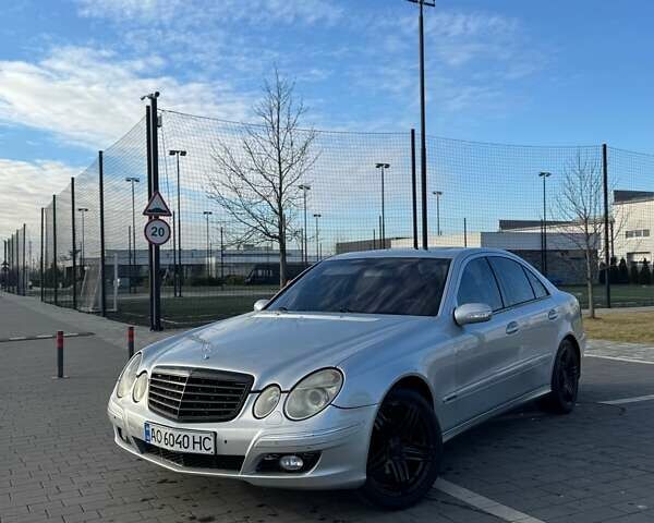 Серый Мерседес Е-Класс, объемом двигателя 2.1 л и пробегом 590 тыс. км за 5700 $, фото 1 на Automoto.ua