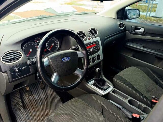 Серый Мерседес Е-Класс, объемом двигателя 2.6 л и пробегом 280 тыс. км за 5399 $, фото 1 на Automoto.ua