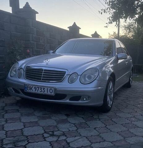Сірий Мерседес Е-Клас, об'ємом двигуна 1.8 л та пробігом 329 тис. км за 5203 $, фото 1 на Automoto.ua