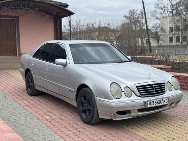 Сірий Мерседес Е-Клас, об'ємом двигуна 2.8 л та пробігом 260 тис. км за 2700 $, фото 1 на Automoto.ua
