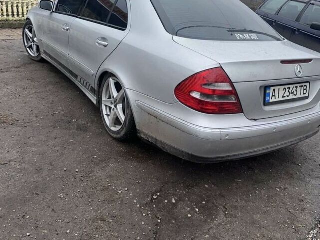 Серый Мерседес Е-Класс, объемом двигателя 3.2 л и пробегом 270 тыс. км за 4500 $, фото 1 на Automoto.ua