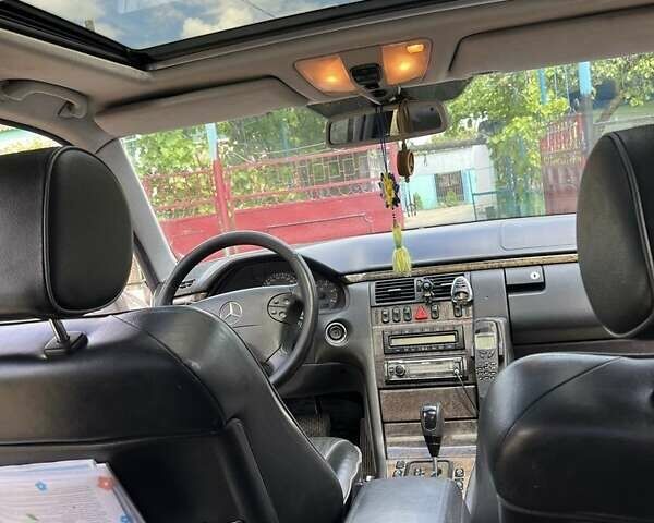 Сірий Мерседес Е-Клас, об'ємом двигуна 2.7 л та пробігом 370 тис. км за 4800 $, фото 1 на Automoto.ua