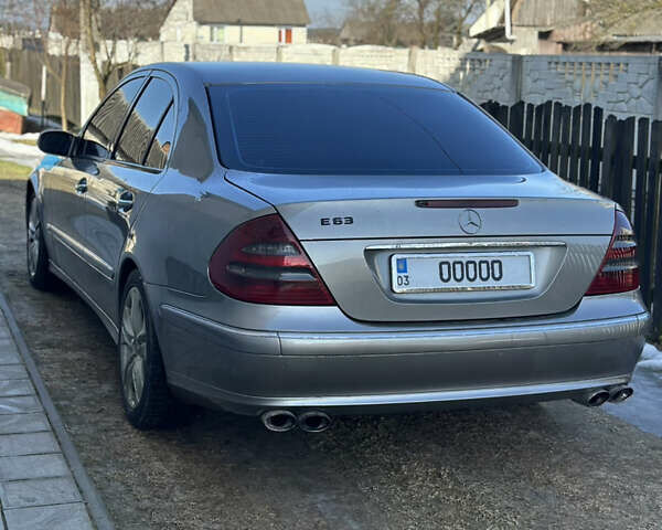 Серый Мерседес Е-Класс, объемом двигателя 3.2 л и пробегом 360 тыс. км за 6300 $, фото 1 на Automoto.ua