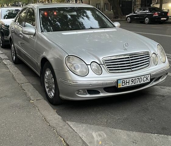 Мерседес Е-Класс 2002 в Одессе на Automoto.ua Серый Мерседес Е-Класс, объемом двигателя 2.6 л и пробегом 320 тыс. км за 5000 $, фото 1 на Automoto.ua