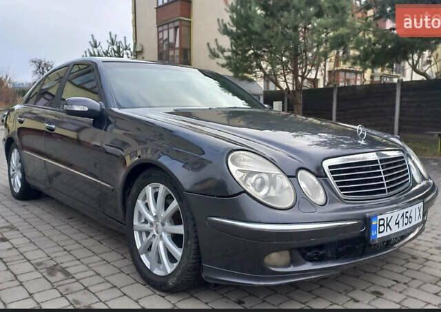 Серый Мерседес Е-Класс, объемом двигателя 2.7 л и пробегом 466 тыс. км за 5799 $, фото 1 на Automoto.ua