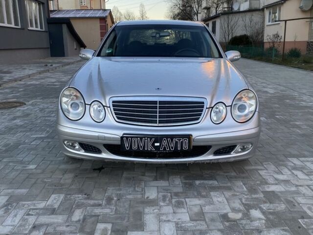 Сірий Мерседес Е-Клас, об'ємом двигуна 2.2 л та пробігом 200 тис. км за 3500 $, фото 1 на Automoto.ua