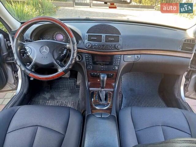 Серый Мерседес Е-Класс, объемом двигателя 2.15 л и пробегом 530 тыс. км за 5300 $, фото 1 на Automoto.ua