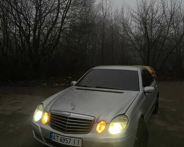 Сірий Мерседес Е-Клас, об'ємом двигуна 2.2 л та пробігом 421 тис. км за 4499 $, фото 1 на Automoto.ua