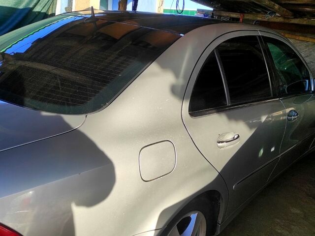 Серый Мерседес Е-Класс, объемом двигателя 2.7 л и пробегом 520 тыс. км за 7000 $, фото 1 на Automoto.ua