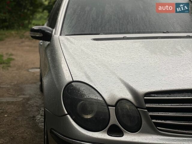 Сірий Мерседес Е-Клас, об'ємом двигуна 2.7 л та пробігом 320 тис. км за 7300 $, фото 1 на Automoto.ua