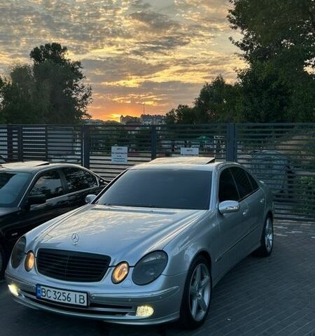 Серый Мерседес Е-Класс, объемом двигателя 3.2 л и пробегом 320 тыс. км за 5200 $, фото 1 на Automoto.ua