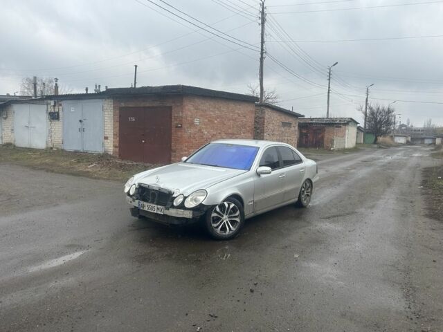 Серый Мерседес Е-Класс, объемом двигателя 2.1 л и пробегом 100 тыс. км за 3200 $, фото 1 на Automoto.ua