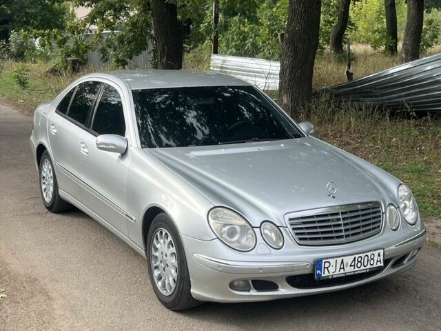 Серый Мерседес Е-Класс, объемом двигателя 2.7 л и пробегом 300 тыс. км за 3504 $, фото 1 на Automoto.ua