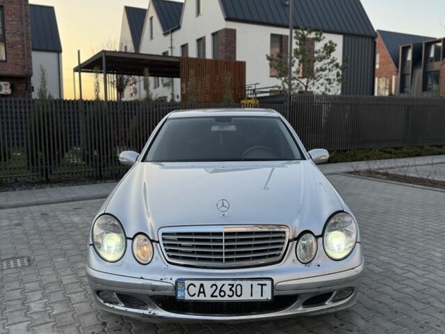 Сірий Мерседес Е-Клас, об'ємом двигуна 2.1 л та пробігом 323 тис. км за 4200 $, фото 1 на Automoto.ua