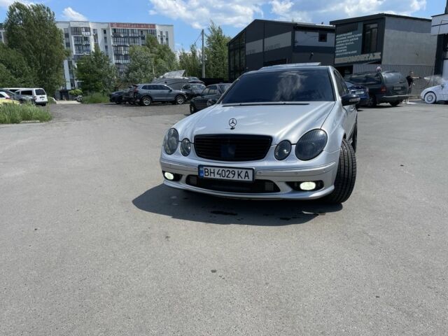 Сірий Мерседес Е-Клас, об'ємом двигуна 5 л та пробігом 274 тис. км за 8800 $, фото 1 на Automoto.ua