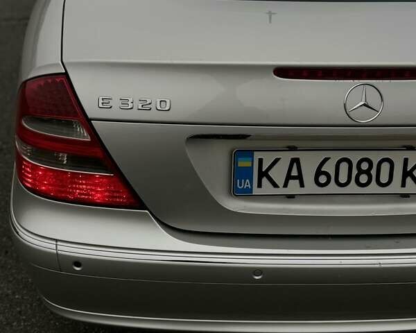 Сірий Мерседес Е-Клас, об'ємом двигуна 3.2 л та пробігом 381 тис. км за 6400 $, фото 1 на Automoto.ua