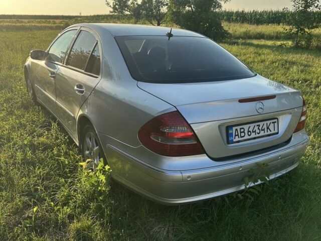 Серый Мерседес Е-Класс, объемом двигателя 2.6 л и пробегом 230 тыс. км за 4000 $, фото 1 на Automoto.ua