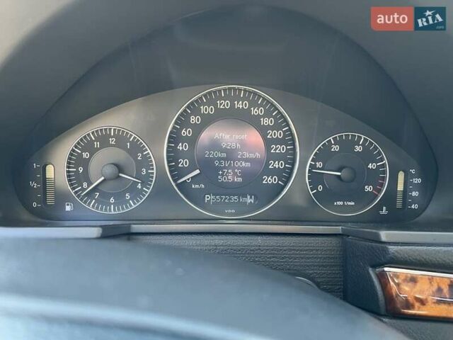 Сірий Мерседес Е-Клас, об'ємом двигуна 2.1 л та пробігом 500 тис. км за 8500 $, фото 1 на Automoto.ua