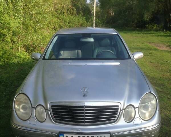 Сірий Мерседес Е-Клас, об'ємом двигуна 2 л та пробігом 335 тис. км за 6500 $, фото 1 на Automoto.ua