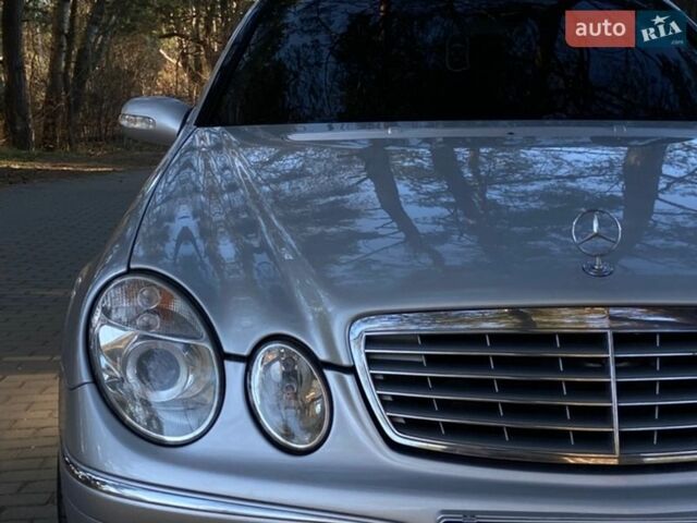 Серый Мерседес Е-Класс, объемом двигателя 2.1 л и пробегом 240 тыс. км за 7500 $, фото 1 на Automoto.ua