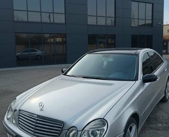 Серый Мерседес Е-Класс, объемом двигателя 2.69 л и пробегом 350 тыс. км за 6600 $, фото 1 на Automoto.ua