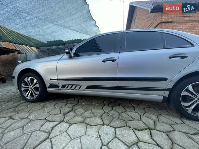 Сірий Мерседес Е-Клас, об'ємом двигуна 2.15 л та пробігом 435 тис. км за 7250 $, фото 1 на Automoto.ua