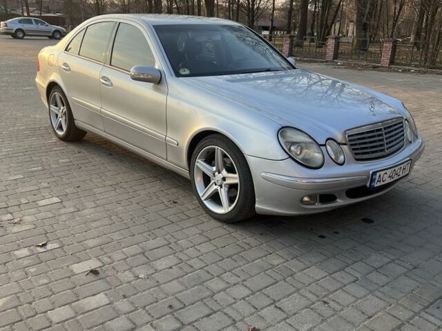 Серый Мерседес Е-Класс, объемом двигателя 2.7 л и пробегом 350 тыс. км за 6400 $, фото 1 на Automoto.ua