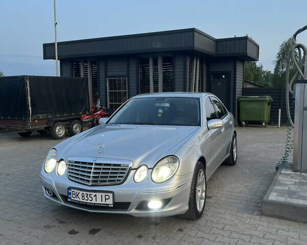 Серый Мерседес Е-Класс, объемом двигателя 2.69 л и пробегом 310 тыс. км за 6900 $, фото 1 на Automoto.ua