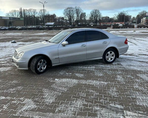 Серый Мерседес Е-Класс, объемом двигателя 1.8 л и пробегом 130 тыс. км за 8900 $, фото 1 на Automoto.ua