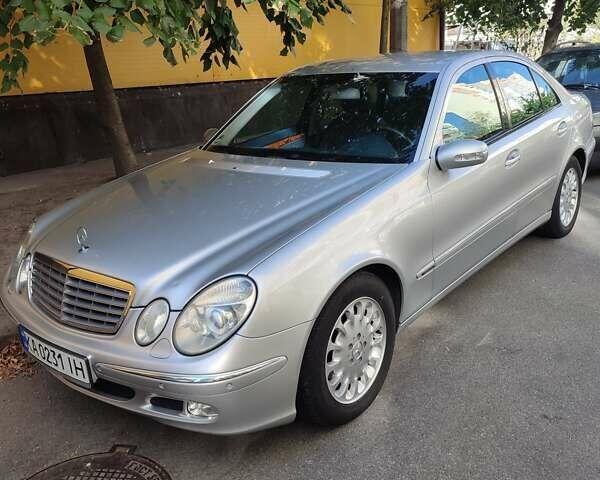 Серый Мерседес Е-Класс, объемом двигателя 1.8 л и пробегом 157 тыс. км за 8500 $, фото 1 на Automoto.ua