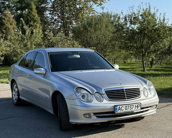 Серый Мерседес Е-Класс, объемом двигателя 3.2 л и пробегом 392 тыс. км за 6200 $, фото 1 на Automoto.ua