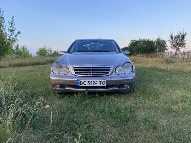 Сірий Мерседес Е-Клас, об'ємом двигуна 1.8 л та пробігом 325 тис. км за 3350 $, фото 1 на Automoto.ua