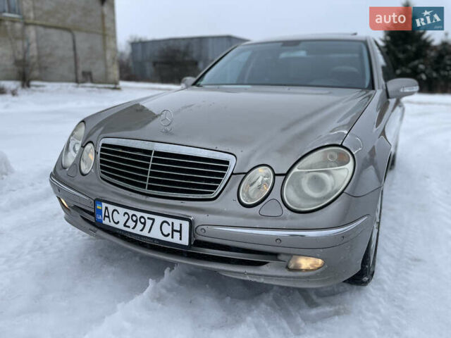 Серый Мерседес Е-Класс, объемом двигателя 2.7 л и пробегом 350 тыс. км за 5700 $, фото 1 на Automoto.ua