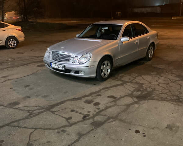 Серый Мерседес Е-Класс, объемом двигателя 2.2 л и пробегом 247 тыс. км за 7500 $, фото 1 на Automoto.ua