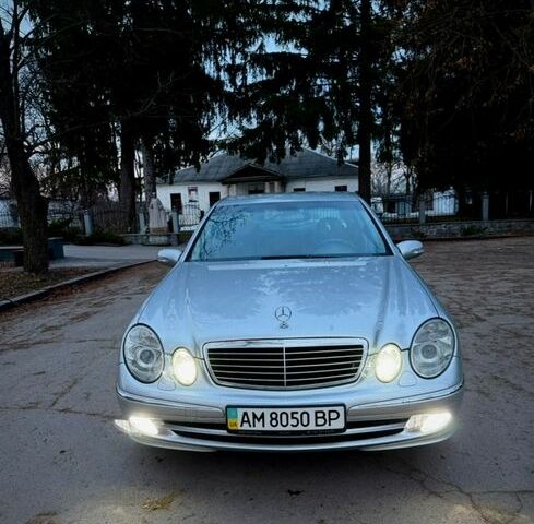 Серый Мерседес Е-Класс, объемом двигателя 2.6 л и пробегом 224 тыс. км за 7000 $, фото 1 на Automoto.ua
