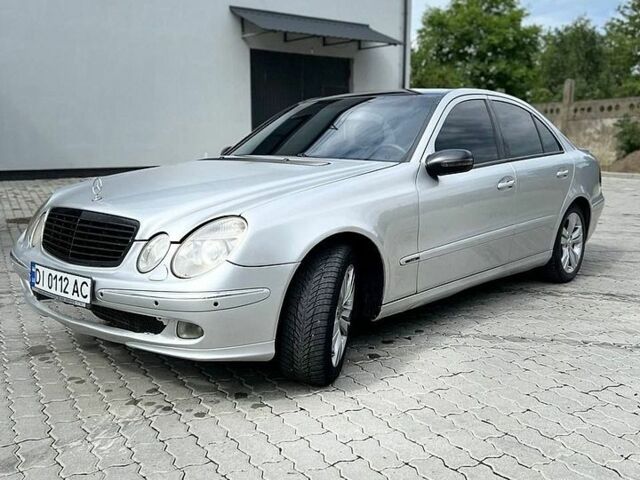 Сірий Мерседес Е-Клас, об'ємом двигуна 2.2 л та пробігом 390 тис. км за 5000 $, фото 1 на Automoto.ua