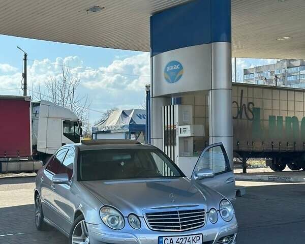 Серый Мерседес Е-Класс, объемом двигателя 3.2 л и пробегом 340 тыс. км за 5200 $, фото 1 на Automoto.ua