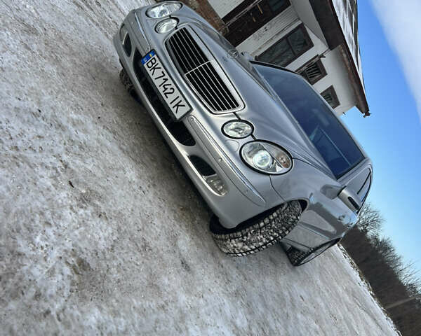 Серый Мерседес Е-Класс, объемом двигателя 2.15 л и пробегом 308 тыс. км за 9000 $, фото 1 на Automoto.ua