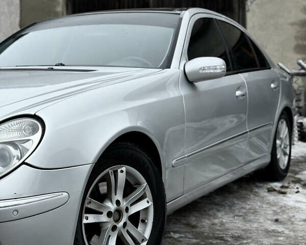 Серый Мерседес Е-Класс, объемом двигателя 3.2 л и пробегом 455 тыс. км за 6100 $, фото 1 на Automoto.ua