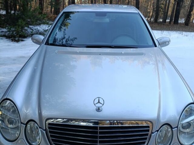 Серый Мерседес Е-Класс, объемом двигателя 2 л и пробегом 195 тыс. км за 7000 $, фото 1 на Automoto.ua