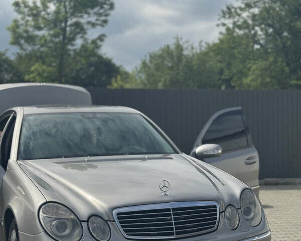 Серый Мерседес Е-Класс, объемом двигателя 2.7 л и пробегом 426 тыс. км за 6999 $, фото 1 на Automoto.ua