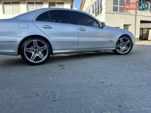 Серый Мерседес Е-Класс, объемом двигателя 2.2 л и пробегом 480 тыс. км за 6800 $, фото 1 на Automoto.ua