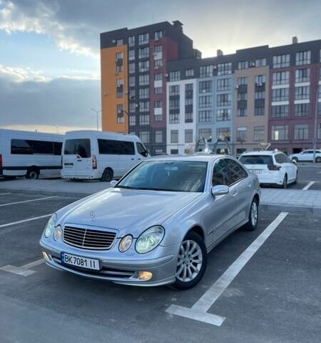 Серый Мерседес Е-Класс, объемом двигателя 3.2 л и пробегом 260 тыс. км за 6400 $, фото 1 на Automoto.ua