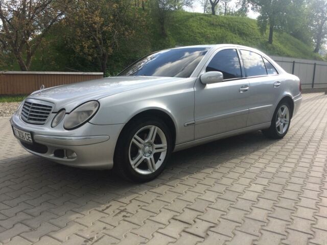 Сірий Мерседес Е-Клас, об'ємом двигуна 2.7 л та пробігом 300 тис. км за 9000 $, фото 1 на Automoto.ua