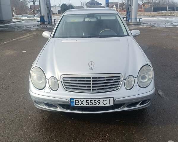 Серый Мерседес Е-Класс, объемом двигателя 2.6 л и пробегом 300 тыс. км за 6200 $, фото 1 на Automoto.ua