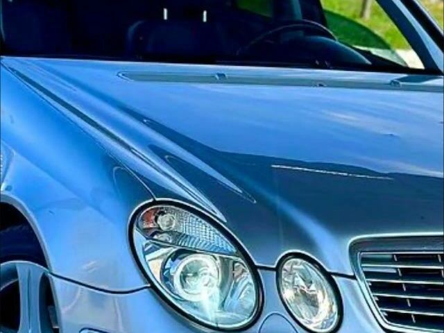 Серый Мерседес Е-Класс, объемом двигателя 3.2 л и пробегом 440 тыс. км за 8000 $, фото 1 на Automoto.ua