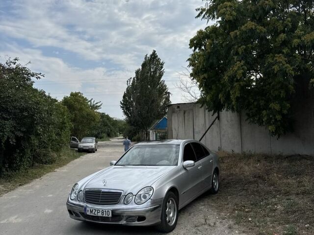 Сірий Мерседес Е-Клас, об'ємом двигуна 2.7 л та пробігом 400 тис. км за 3219 $, фото 1 на Automoto.ua