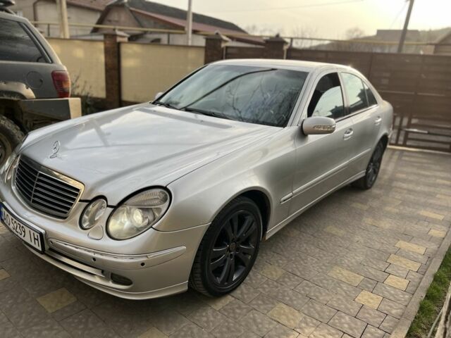 Сірий Мерседес Е-Клас, об'ємом двигуна 3.2 л та пробігом 350 тис. км за 5999 $, фото 1 на Automoto.ua