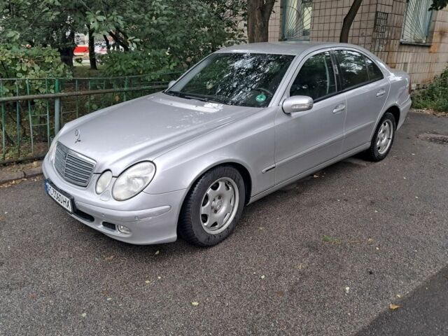 Серый Мерседес Е-Класс, объемом двигателя 3.2 л и пробегом 210 тыс. км за 5500 $, фото 1 на Automoto.ua