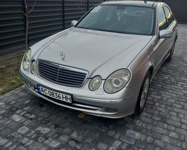 Серый Мерседес Е-Класс, объемом двигателя 2.7 л и пробегом 380 тыс. км за 6500 $, фото 1 на Automoto.ua